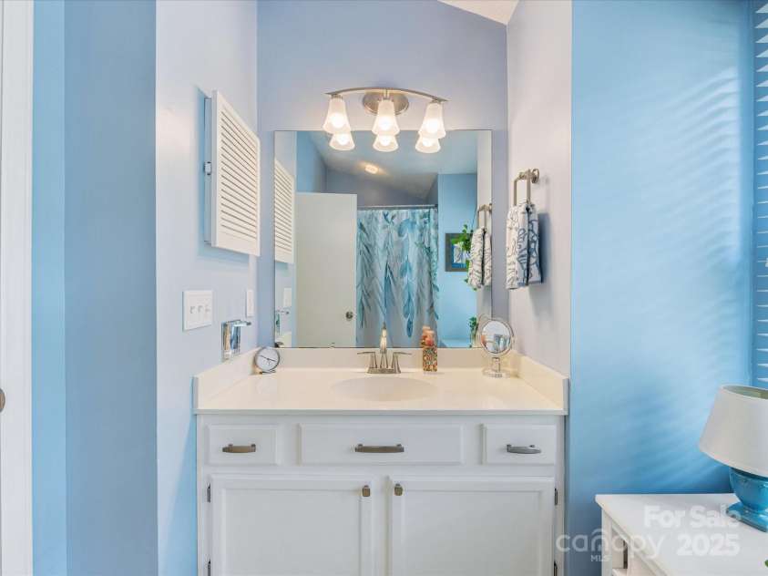 13600 Seastone Lane, Pineville, NC 28134.  MLS# CAR4269521, YatesRealty ID 19541. Primary Bathroom