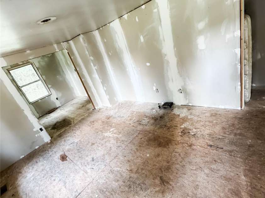 129 Williams Road, Bessemer City, NC 28016.  MLS# CAR4270394, YatesRealty ID 19542. 