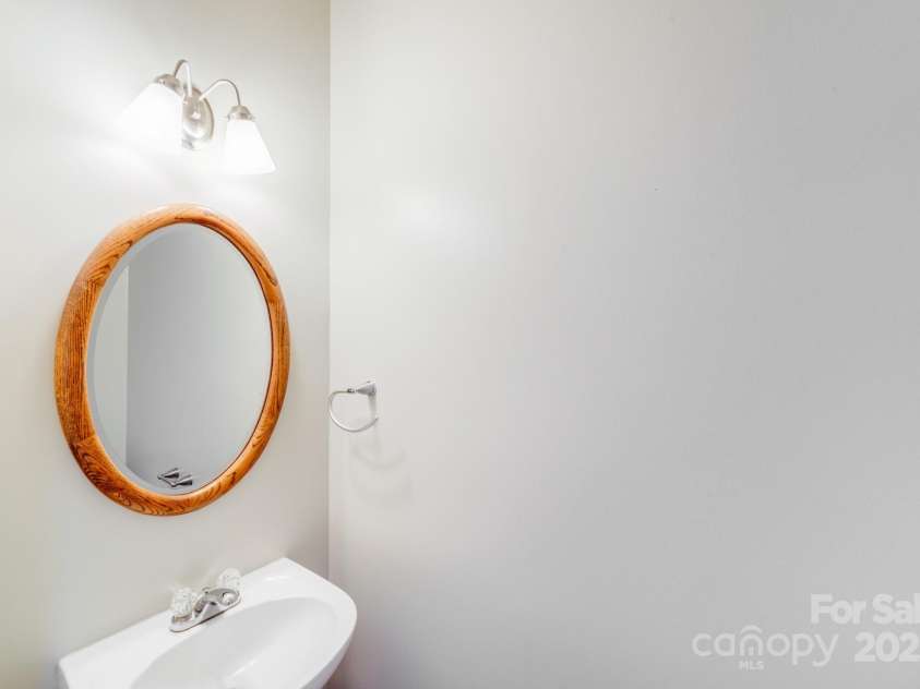 9800 Walkers Glen Drive, Concord, NC 28027.  MLS# CAR4265265, YatesRealty ID 19543. 1/2 BATH ON MAIN FLOOR