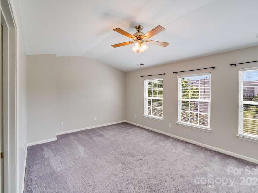 9800 Walkers Glen Drive, Concord, NC 28027.  MLS# CAR4265265, YatesRealty ID 19543. 2ND LARGE BEDROOM