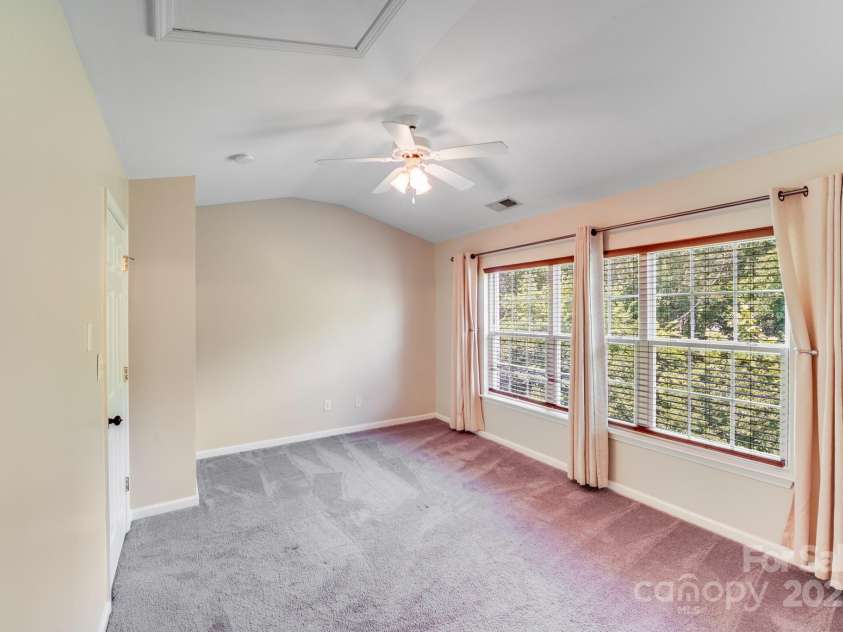 9800 Walkers Glen Drive, Concord, NC 28027.  MLS# CAR4265265, YatesRealty ID 19543. 