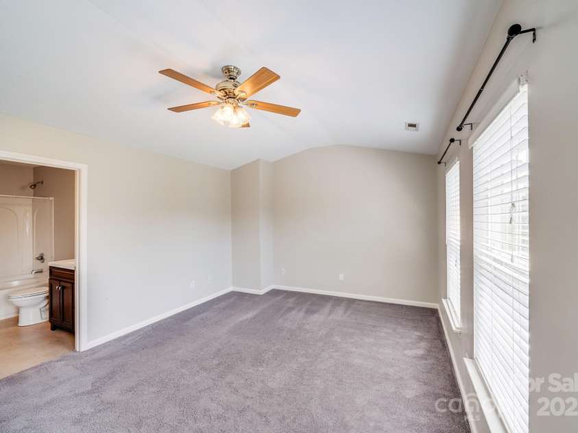 9800 Walkers Glen Drive, Concord, NC 28027.  MLS# CAR4265265, YatesRealty ID 19543. 