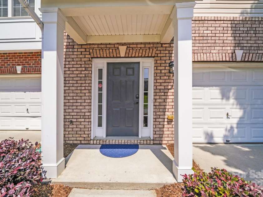 9800 Walkers Glen Drive, Concord, NC 28027.  MLS# CAR4265265, YatesRealty ID 19543. WELCOME HOME