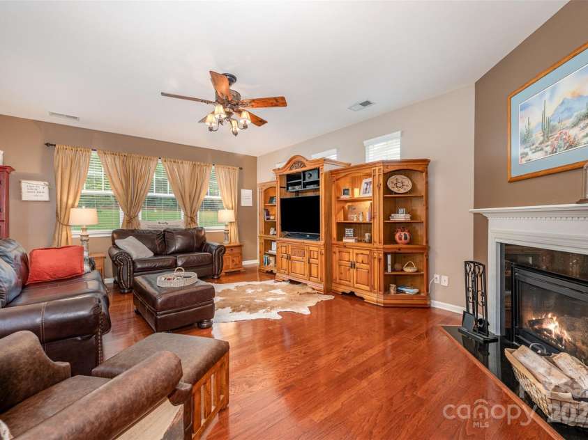 12832 Heath Grove Drive, Huntersville, NC 28078.  MLS# CAR4258829, YatesRealty ID 19544. 