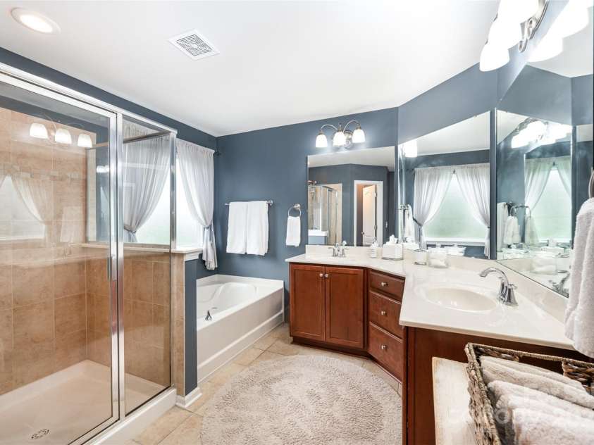 12832 Heath Grove Drive, Huntersville, NC 28078.  MLS# CAR4258829, YatesRealty ID 19544. 