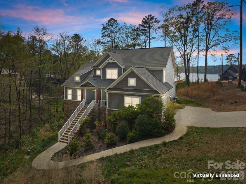 13701 Petworth Court, Charlotte, NC 28278.  MLS# CAR4363533, YatesRealty ID 19544. 