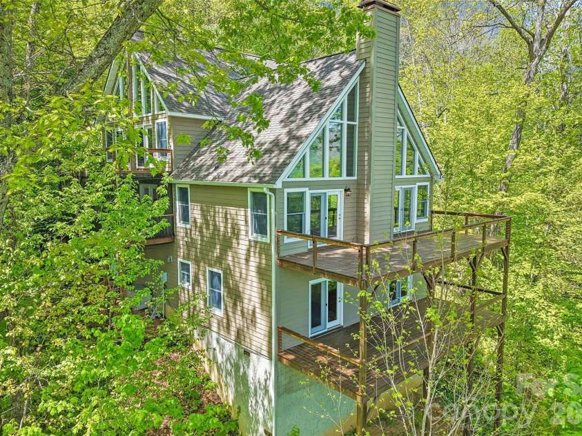 208 Buckeye Road, Maggie Valley, NC 28751.  MLS# CAR4372211, YatesRealty ID 19545. 