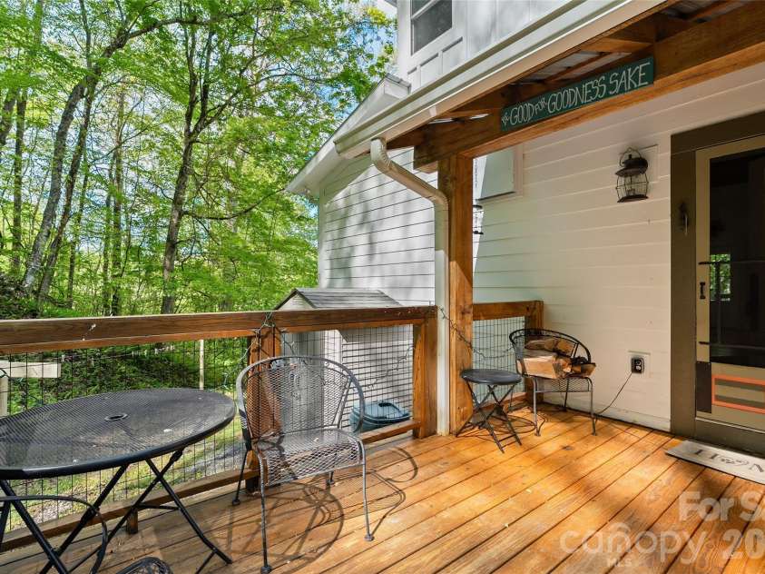 580 Split Pine Cove, Clyde, NC 28721.  MLS# CAR4375896, YatesRealty ID 19546. 