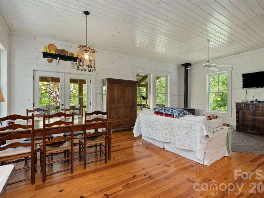 580 Split Pine Cove, Clyde, NC 28721.  MLS# CAR4375896, YatesRealty ID 19546. 