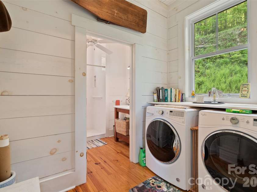 580 Split Pine Cove, Clyde, NC 28721.  MLS# CAR4375896, YatesRealty ID 19546. 
