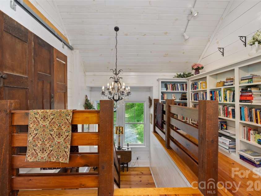 580 Split Pine Cove, Clyde, NC 28721.  MLS# CAR4375896, YatesRealty ID 19546. 