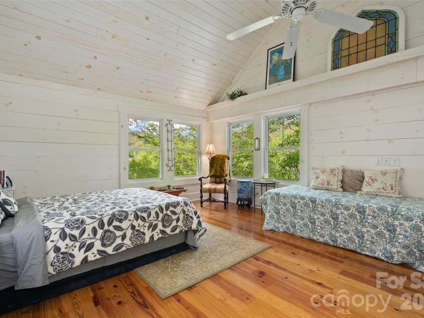 580 Split Pine Cove, Clyde, NC 28721.  MLS# CAR4375896, YatesRealty ID 19546. 
