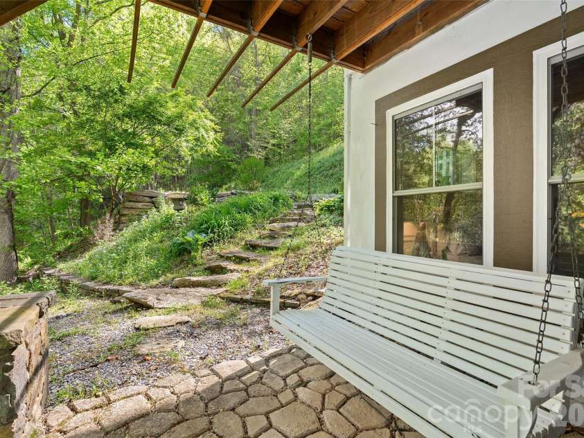 580 Split Pine Cove, Clyde, NC 28721.  MLS# CAR4375896, YatesRealty ID 19546. 