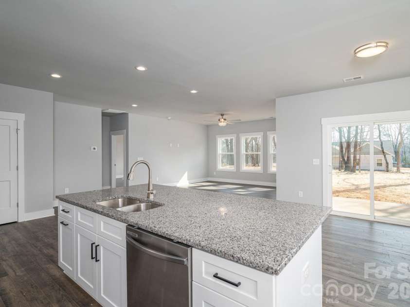 318 Sunrise Circle, Shelby, NC 28150.  MLS# CAR4343475, YatesRealty ID 19548. 