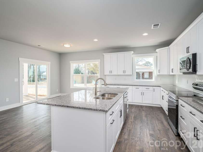 318 Sunrise Circle, Shelby, NC 28150.  MLS# CAR4343475, YatesRealty ID 19548. 