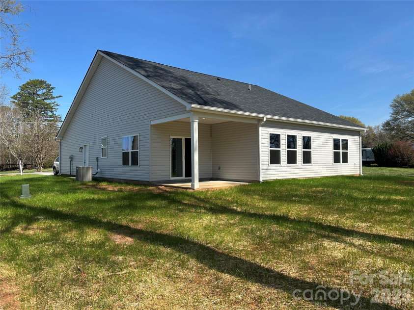 318 Sunrise Circle, Shelby, NC 28150.  MLS# CAR4343475, YatesRealty ID 19548. 