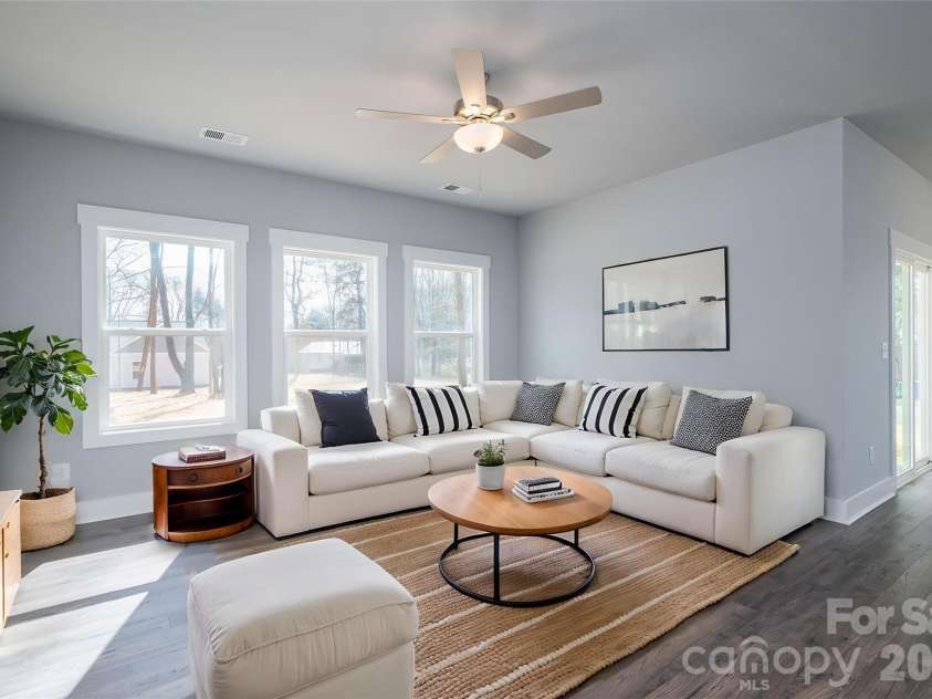 318 Sunrise Circle, Shelby, NC 28150.  MLS# CAR4343475, YatesRealty ID 19548. 