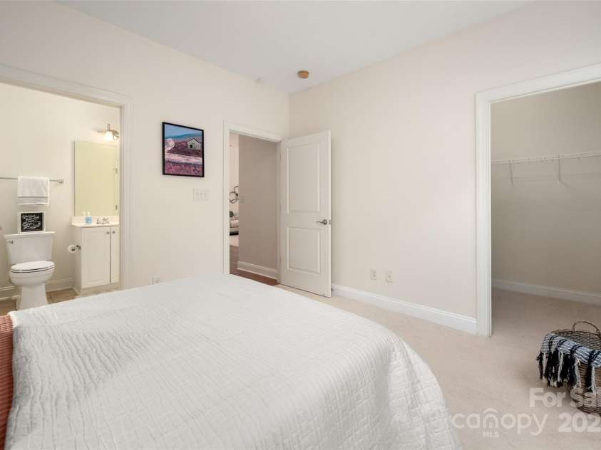 2941 Bellasera Way, Matthews, NC 28105.  MLS# CAR4226278, YatesRealty ID 19549. 2nd Bedroom with walk in closet