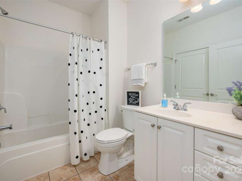 2941 Bellasera Way, Matthews, NC 28105.  MLS# CAR4226278, YatesRealty ID 19549. 2nd Full Bath