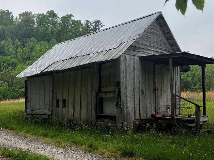 2255 NC Hwy 268 Highway, Wilkesboro, NC 28697.  MLS# CAR4280174, YatesRealty ID 1955. 