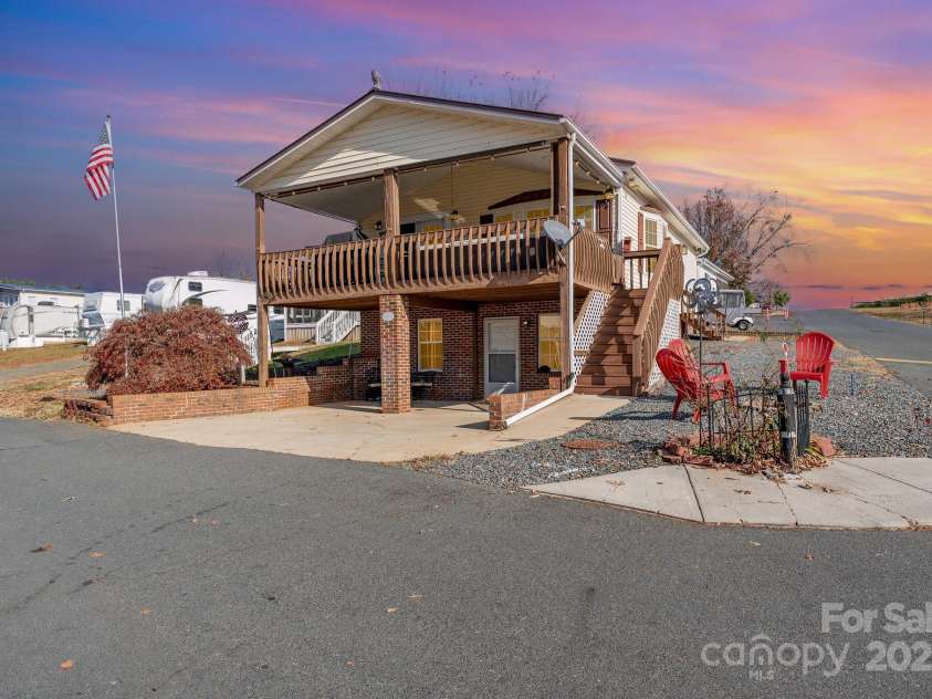 231 Badin View Road, New London, NC 28127.  MLS# CAR4152062, YatesRealty ID 1955. 