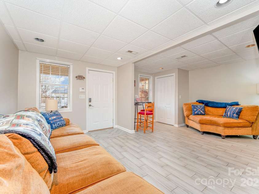 231 Badin View Road, New London, NC 28127.  MLS# CAR4152062, YatesRealty ID 1955. 