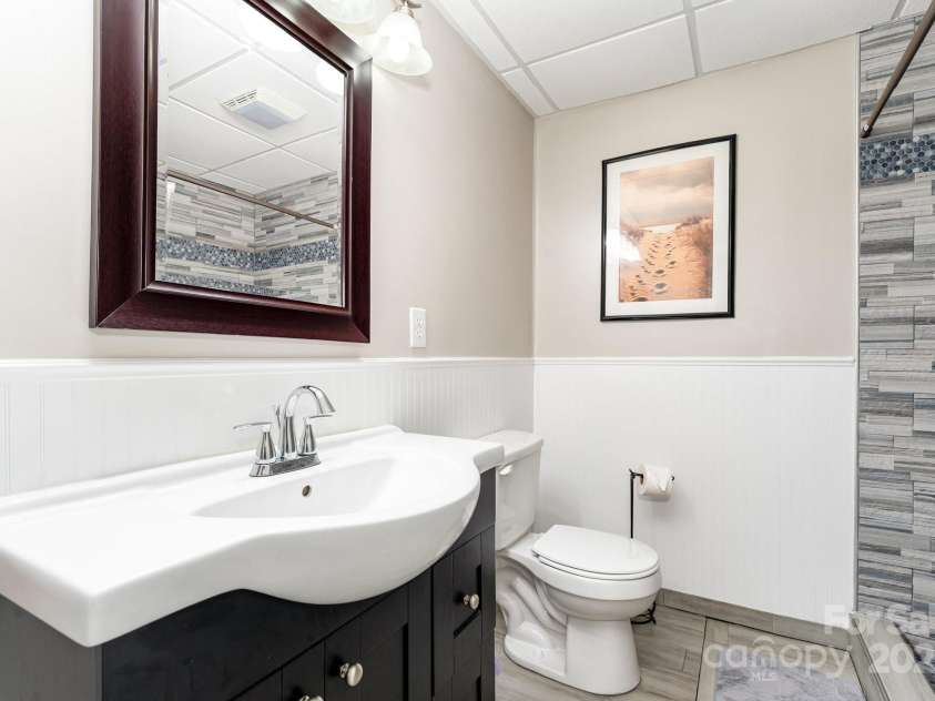 231 Badin View Road, New London, NC 28127.  MLS# CAR4152062, YatesRealty ID 1955. 