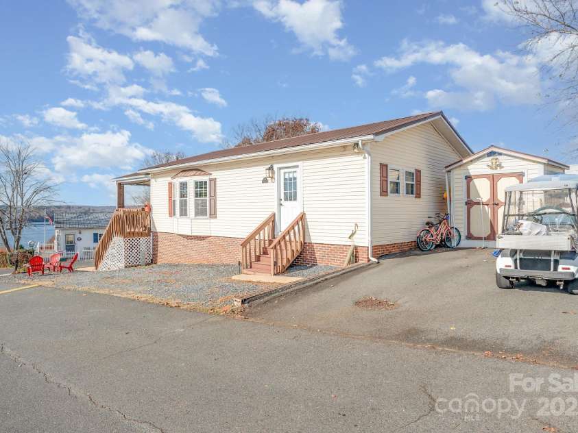 231 Badin View Road, New London, NC 28127.  MLS# CAR4152062, YatesRealty ID 1955. 