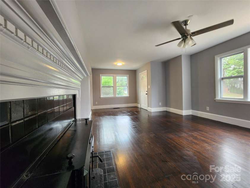 3337 Eastway Drive, Charlotte, NC 28205.  MLS# CAR4193109, YatesRealty ID 19550. Living Room from hall