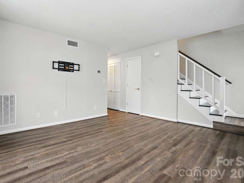 1101 Surry Lane, Gastonia, NC 28054.  MLS# CAR4362418, YatesRealty ID 19551. 