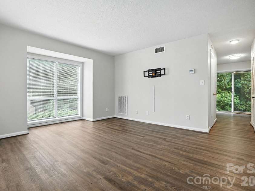 1101 Surry Lane, Gastonia, NC 28054.  MLS# CAR4362418, YatesRealty ID 19551. 
