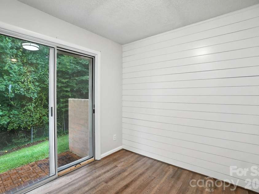 1101 Surry Lane, Gastonia, NC 28054.  MLS# CAR4362418, YatesRealty ID 19551. 