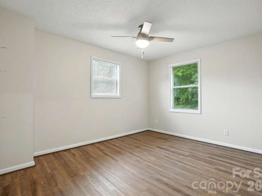 1101 Surry Lane, Gastonia, NC 28054.  MLS# CAR4362418, YatesRealty ID 19551. 