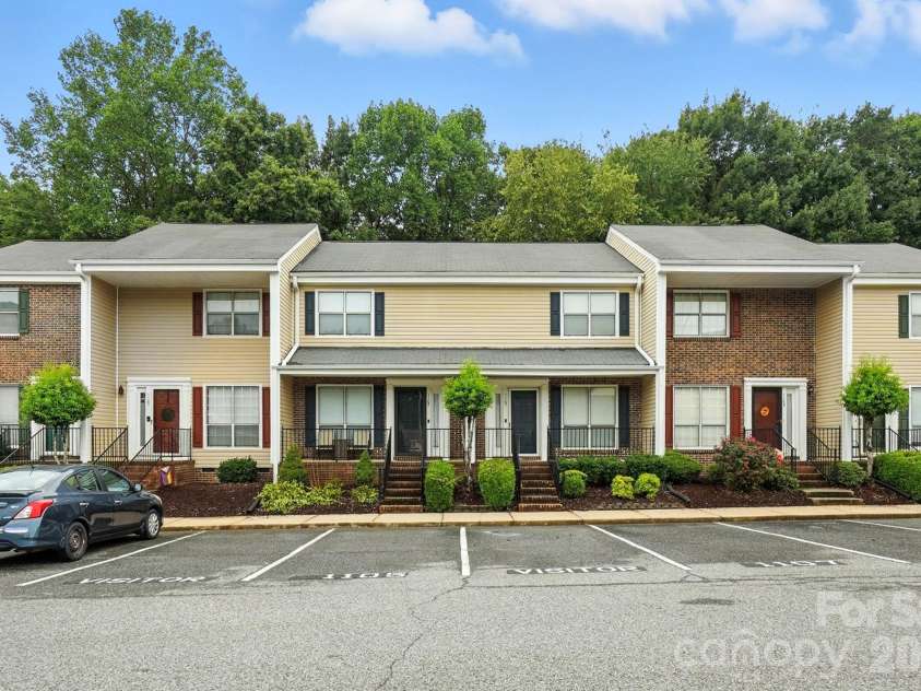 1101 Surry Lane, Gastonia, NC 28054.  MLS# CAR4362418, YatesRealty ID 19551. 
