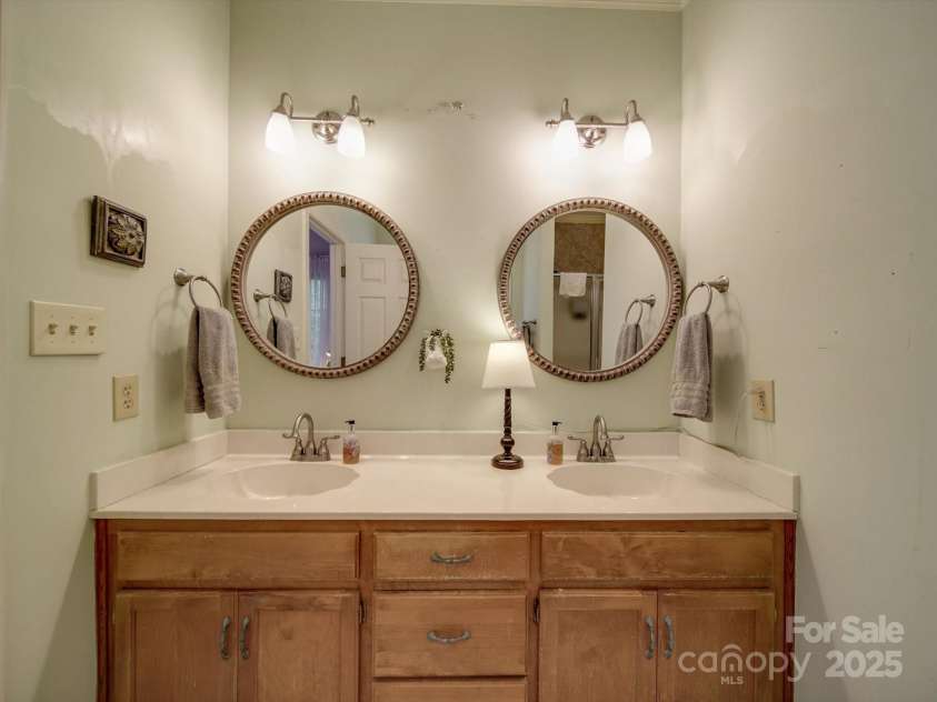 4715 Lenden Hall Court, Gastonia, NC 28056.  MLS# CAR4260504, YatesRealty ID 19552. 