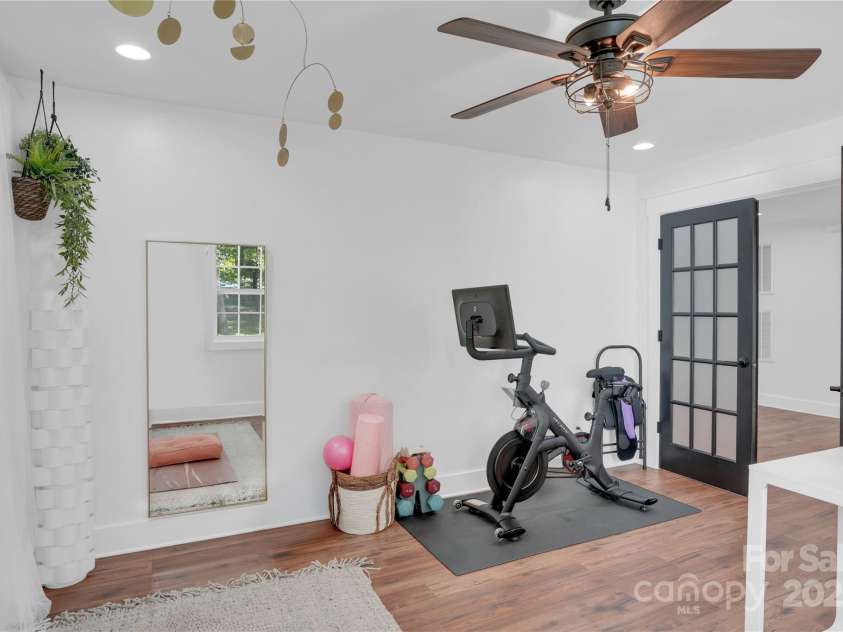 316 Wade Hampton Drive, Matthews, NC 28104.  MLS# CAR4269122, YatesRealty ID 19553. 1st Floor Flex/Office