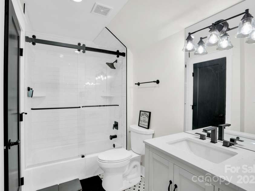 316 Wade Hampton Drive, Matthews, NC 28104.  MLS# CAR4269122, YatesRealty ID 19553. 