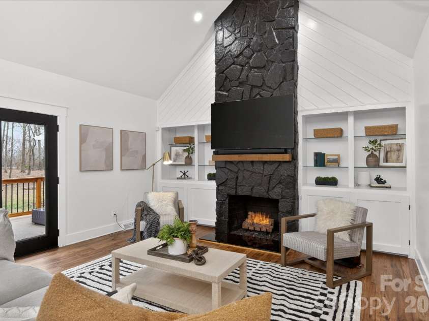 316 Wade Hampton Drive, Matthews, NC 28104.  MLS# CAR4337891, YatesRealty ID 19553. 