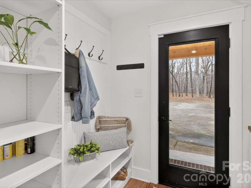 316 Wade Hampton Drive, Matthews, NC 28104.  MLS# CAR4337891, YatesRealty ID 19553. 