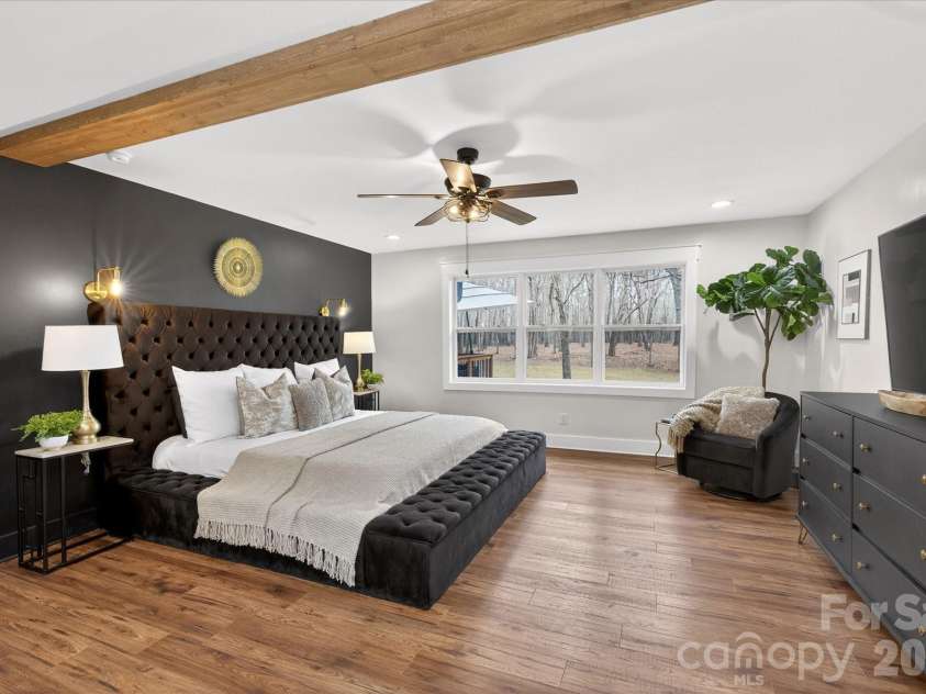 316 Wade Hampton Drive, Matthews, NC 28104.  MLS# CAR4337891, YatesRealty ID 19553. 