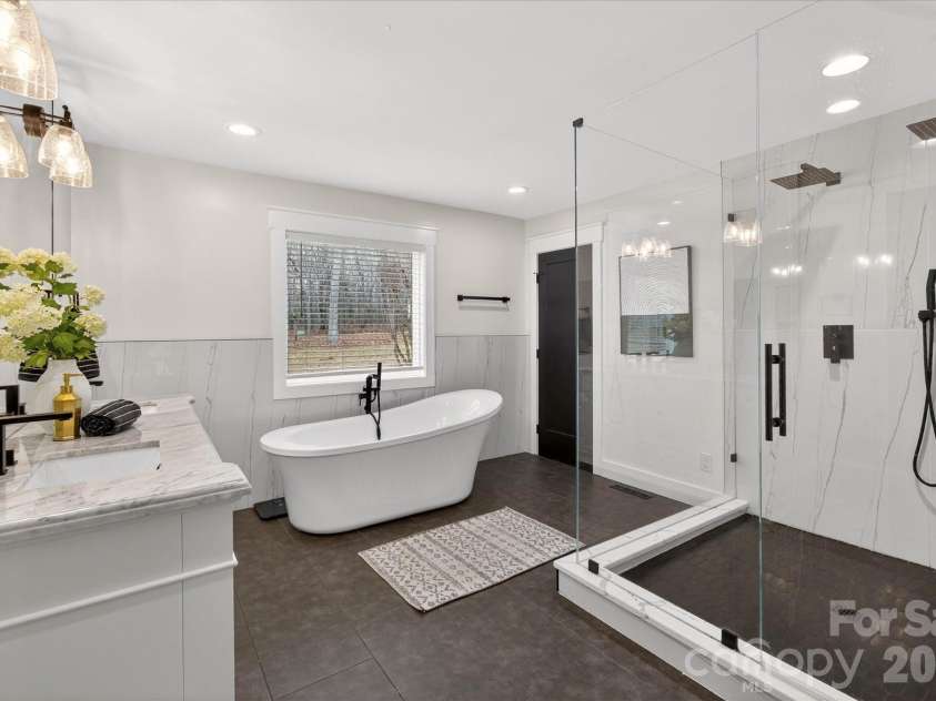 316 Wade Hampton Drive, Matthews, NC 28104.  MLS# CAR4337891, YatesRealty ID 19553. 