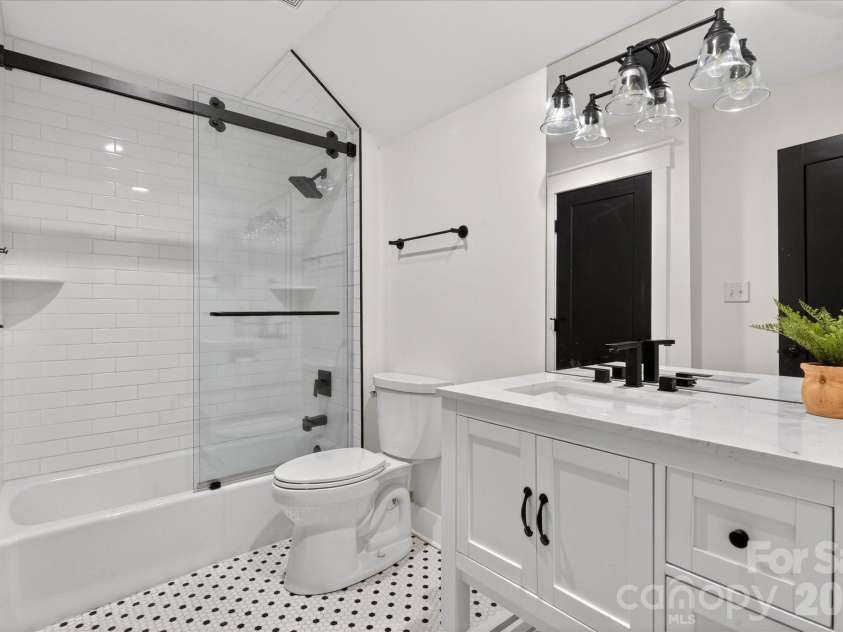 316 Wade Hampton Drive, Matthews, NC 28104.  MLS# CAR4337891, YatesRealty ID 19553. 