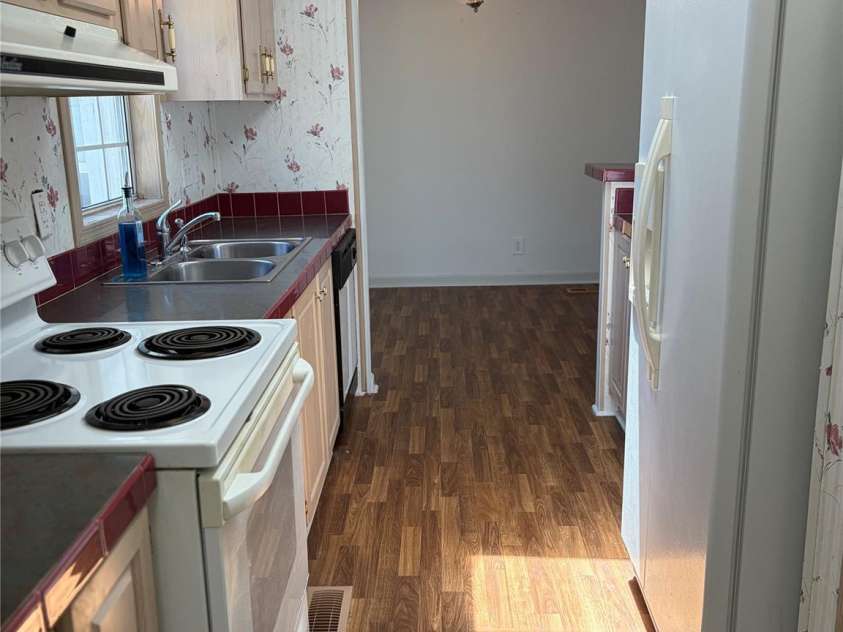 261 White Ash Circle, Hendersonville, NC 28739.  MLS# CAR4338234, YatesRealty ID 19554. Kitchen 3