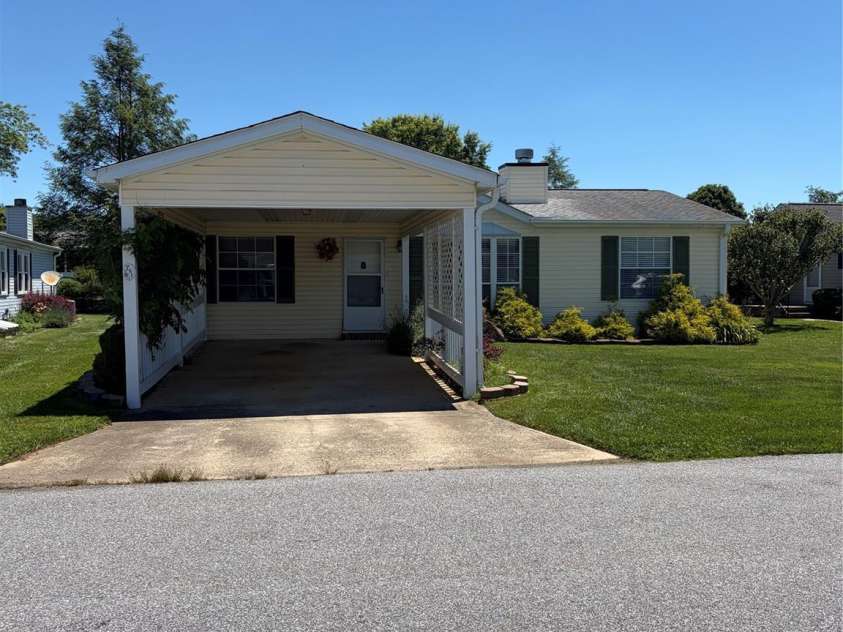 261 White Ash Circle, Hendersonville, NC 28739.  MLS# CAR4338234, YatesRealty ID 19554. Primary Front