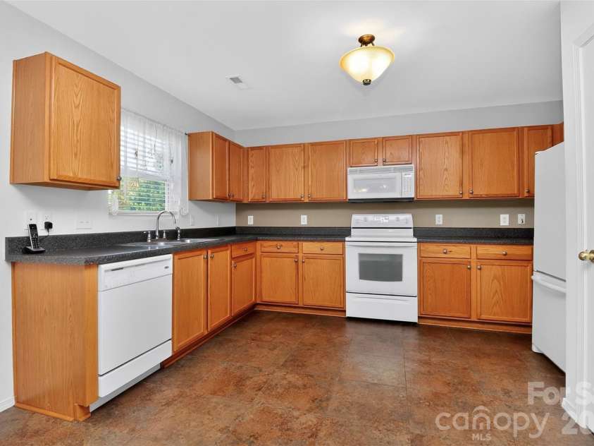 1723 Rustic Arch Way, Huntersville, NC 28078.  MLS# CAR4374734, YatesRealty ID 19555. 