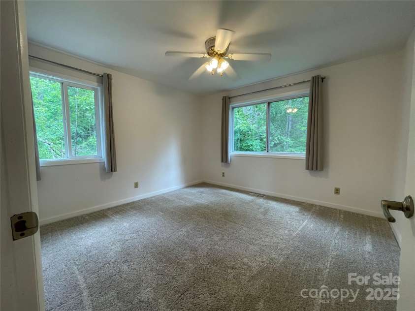 132 Jarrett Road, Bakersville, NC 28705.  MLS# CAR4271068, YatesRealty ID 19556. Bed2