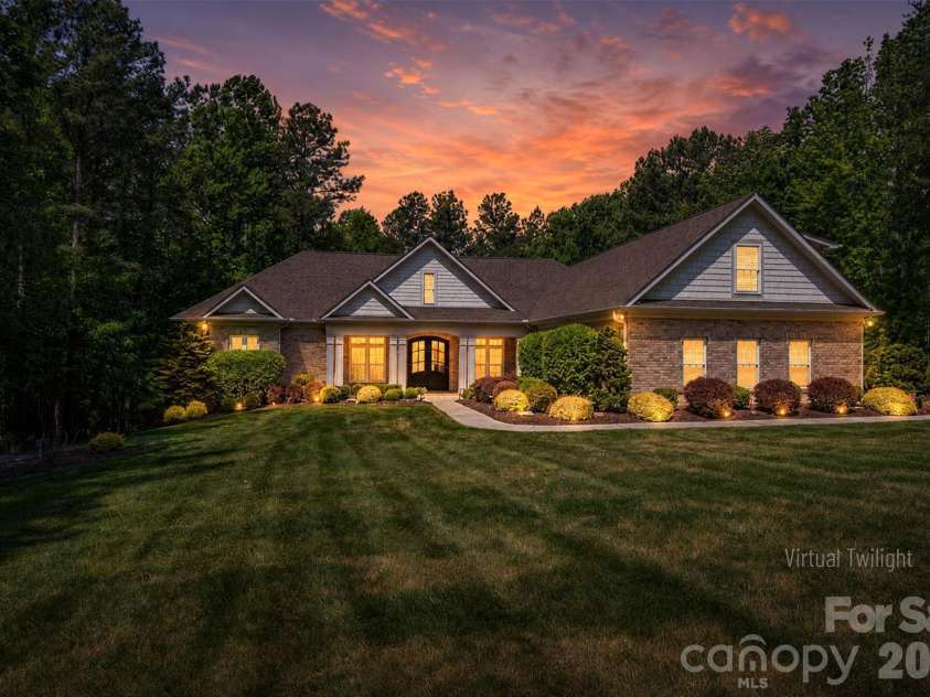 6627 Harbor Oaks Drive, Denver, NC 28037.  MLS# CAR4366457, YatesRealty ID 19556. 