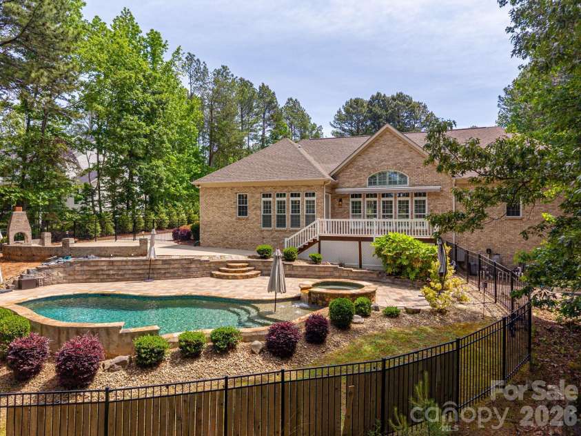 6627 Harbor Oaks Drive, Denver, NC 28037.  MLS# CAR4366457, YatesRealty ID 19556. 