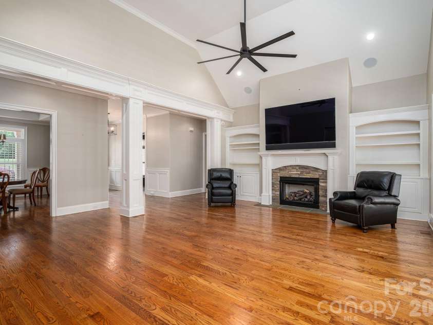 6627 Harbor Oaks Drive, Denver, NC 28037.  MLS# CAR4366457, YatesRealty ID 19556. 