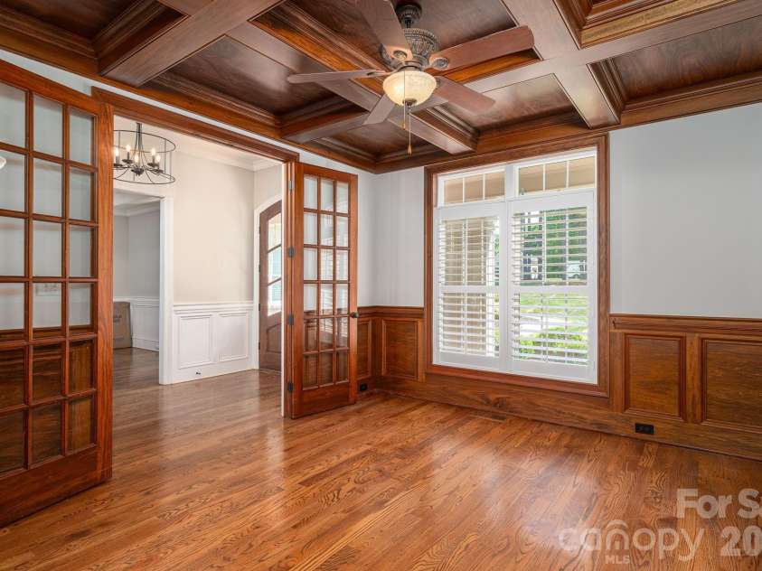 6627 Harbor Oaks Drive, Denver, NC 28037.  MLS# CAR4366457, YatesRealty ID 19556. 
